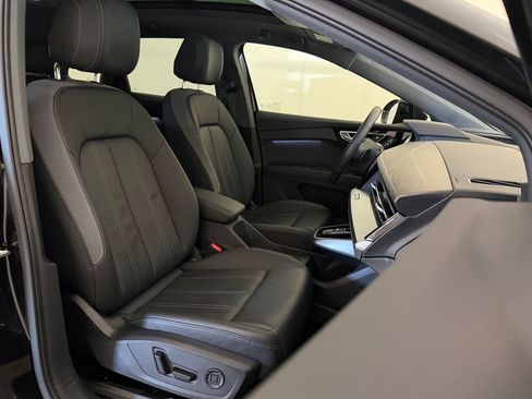Used 2025 Audi Q4 e-tron Premium w/ Convenience Package RWD image 31