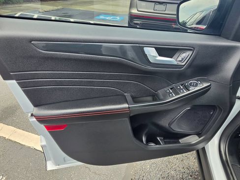 Used 2025 Ford Escape ST-Line w/ Tech Pack #1 FWD image 14
