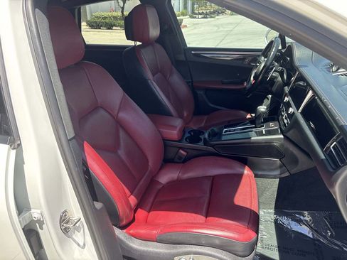 Used 2022 Porsche Macan AWD/4WD image 17