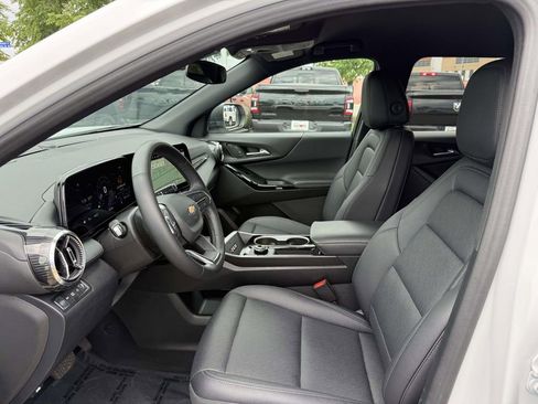 Used 2026 Chevrolet Equinox LT w/ Convenience Package II AWD/4WD image 14