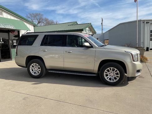 Used 2016 GMC Yukon SLE w/ Convenience Package RWD image 2