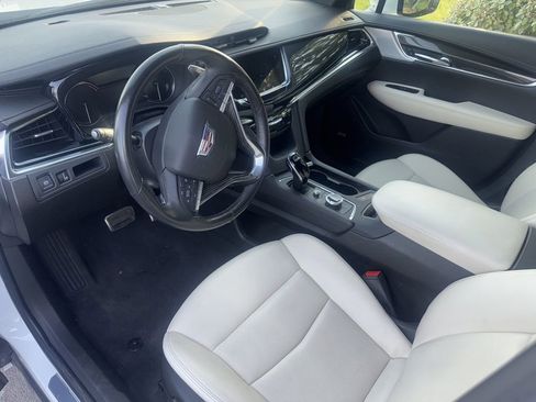 Used 2023 Cadillac XT6 Sport image 10