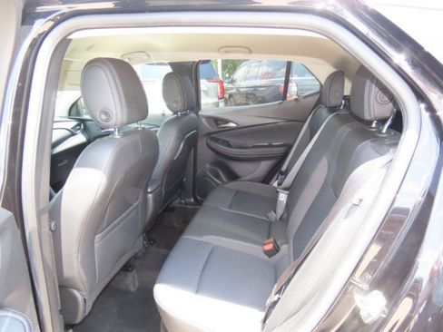 Used 2022 Buick Encore GX Preferred w/ Cold Weather Comfort Package AWD/4WD image 17