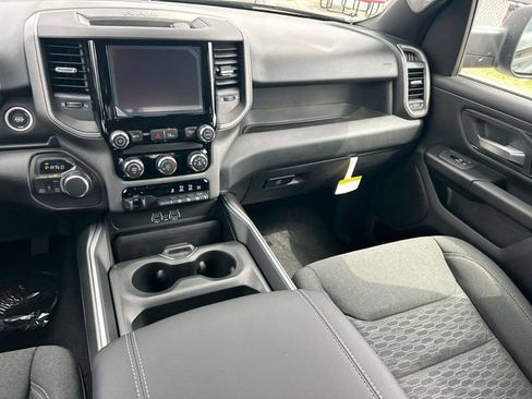 New 2027 RAM 1500 Express AWD/4WD image 13
