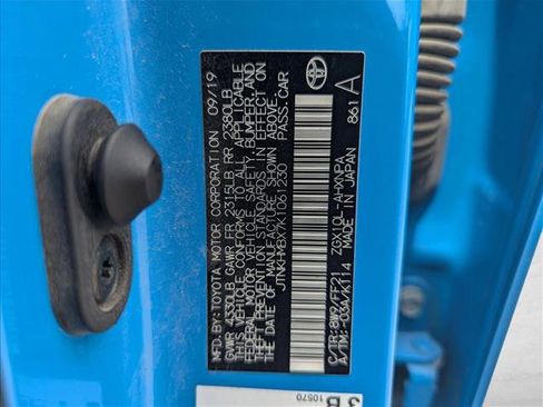 Used 2019 Toyota C-HR XLE image 19