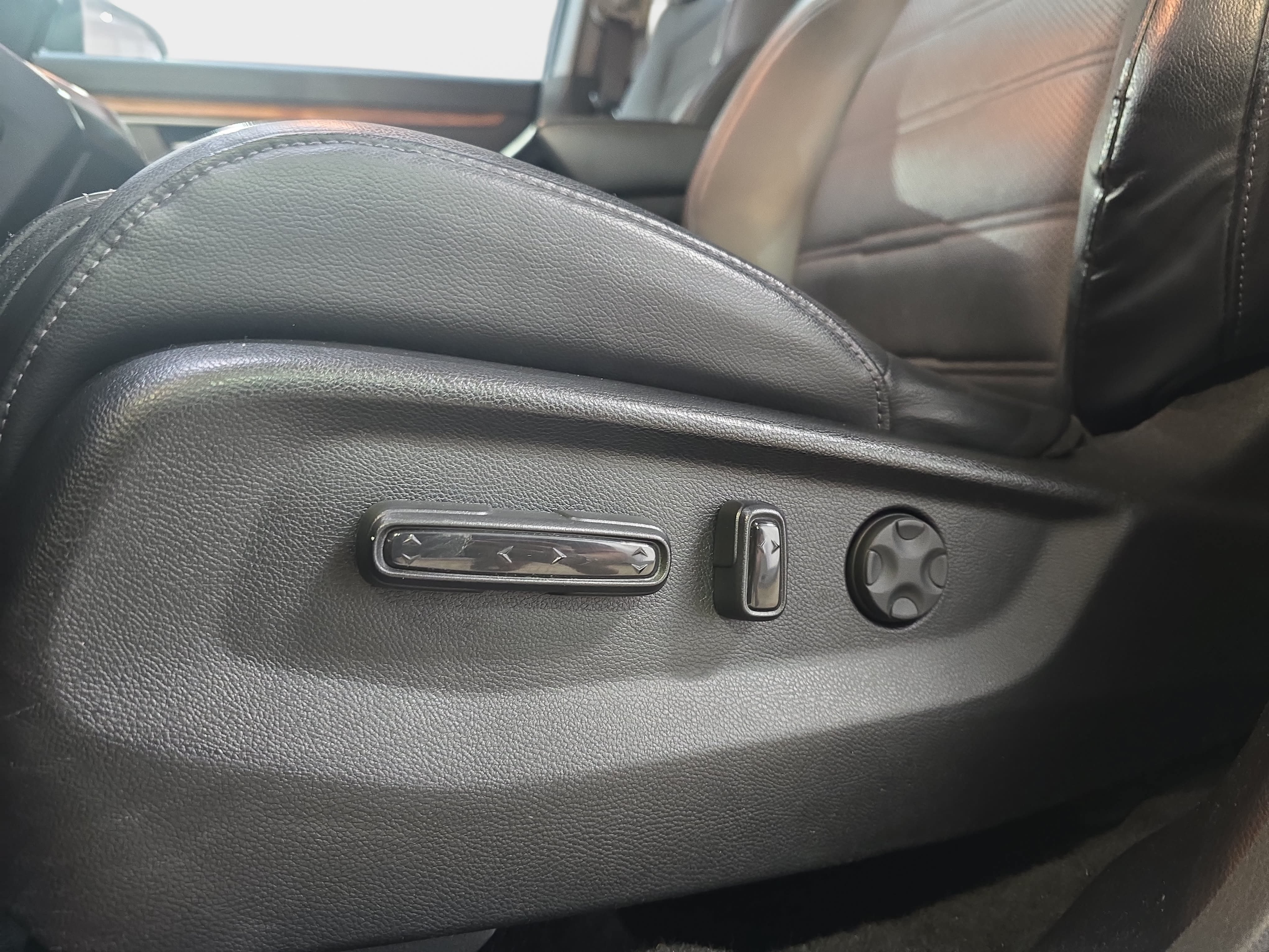 Used 2021 Honda CR-V EX-L image 26