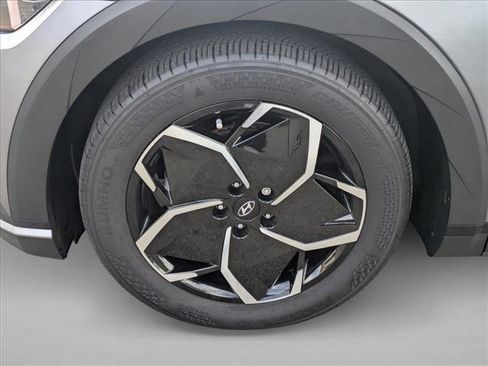 Certified 2022 Hyundai Ioniq 5 SEL image 10