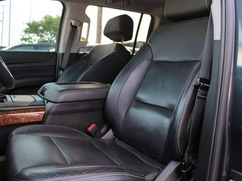 Used 2020 Chevrolet Suburban Premier AWD/4WD image 20