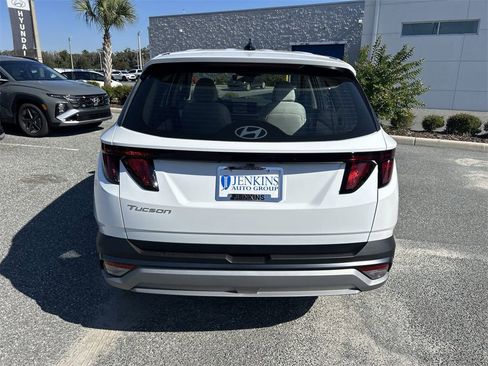 New 2026 Hyundai Tucson SE image 11