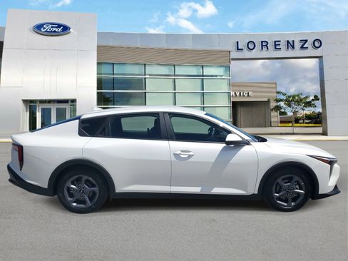 Used 2025 Kia K4 FWD image 4