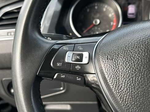 Used 2020 Volkswagen Tiguan SE w/ Panoramic Sunroof Package FWD image 18