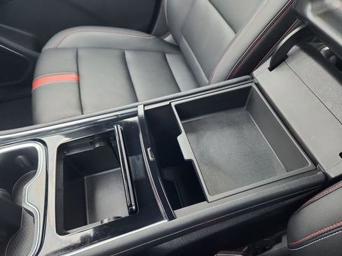 Used 2024 Chevrolet Traverse RS image 47