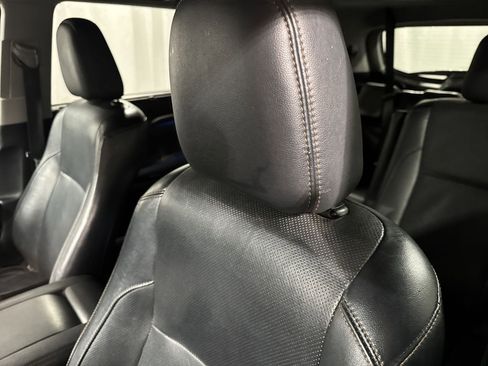 Used 2014 Toyota Highlander Limited image 19