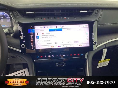 New 2026 Jeep Grand Cherokee Altitude image 20