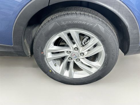 Used 2025 Buick Envista Preferred w/ Advanced Safety Package FWD image 11