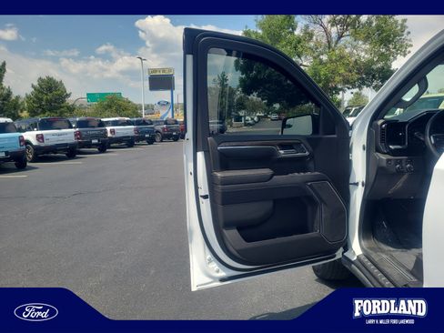 Used 2023 Chevrolet Silverado 1500 LT AWD/4WD image 13