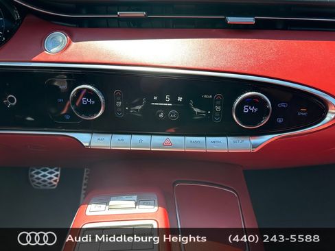 Used 2023 Genesis GV70 3.5T Sport w/ Sport Prestige Package AWD/4WD image 27