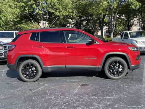New 2026 Jeep Compass Latitude image 10