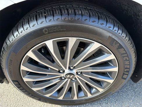 Used 2023 Hyundai Palisade Calligraphy image 11