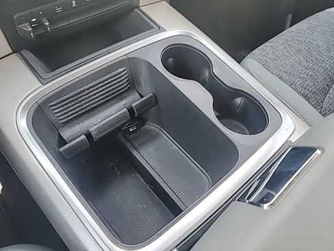 Used 2018 RAM 3500 SLT w/ Luxury Group RWD image 24