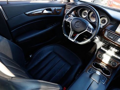 Used 2012 Mercedes-Benz CLS 550 4MATIC w/ Premium I Pkg image 25