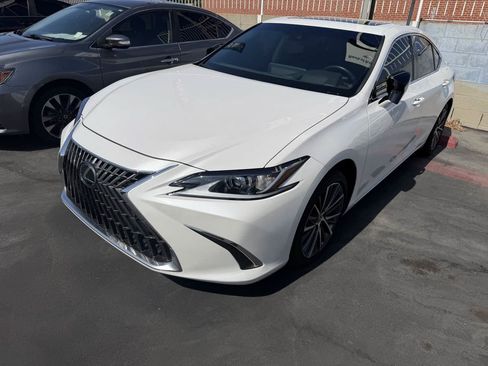 Used 2024 Lexus ES 300h w/ Premium Package FWD image 3