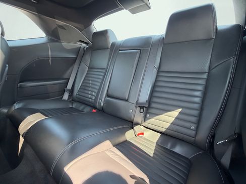 Used 2010 Dodge Challenger R/T RWD image 9
