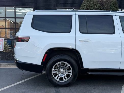 Used 2024 Jeep Wagoneer 4WD image 22