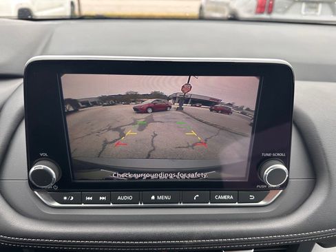 Used 2025 Nissan Rogue SV image 22