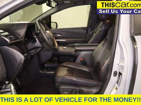 Used 2023 Toyota Sienna XSE FWD image 11