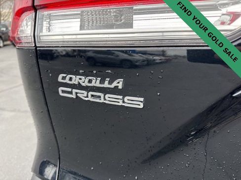 Used 2025 Toyota Corolla Cross LE image 11