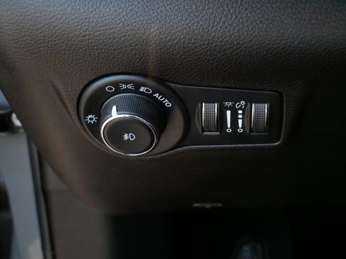 Used 2023 Jeep Compass Latitude AWD/4WD image 27