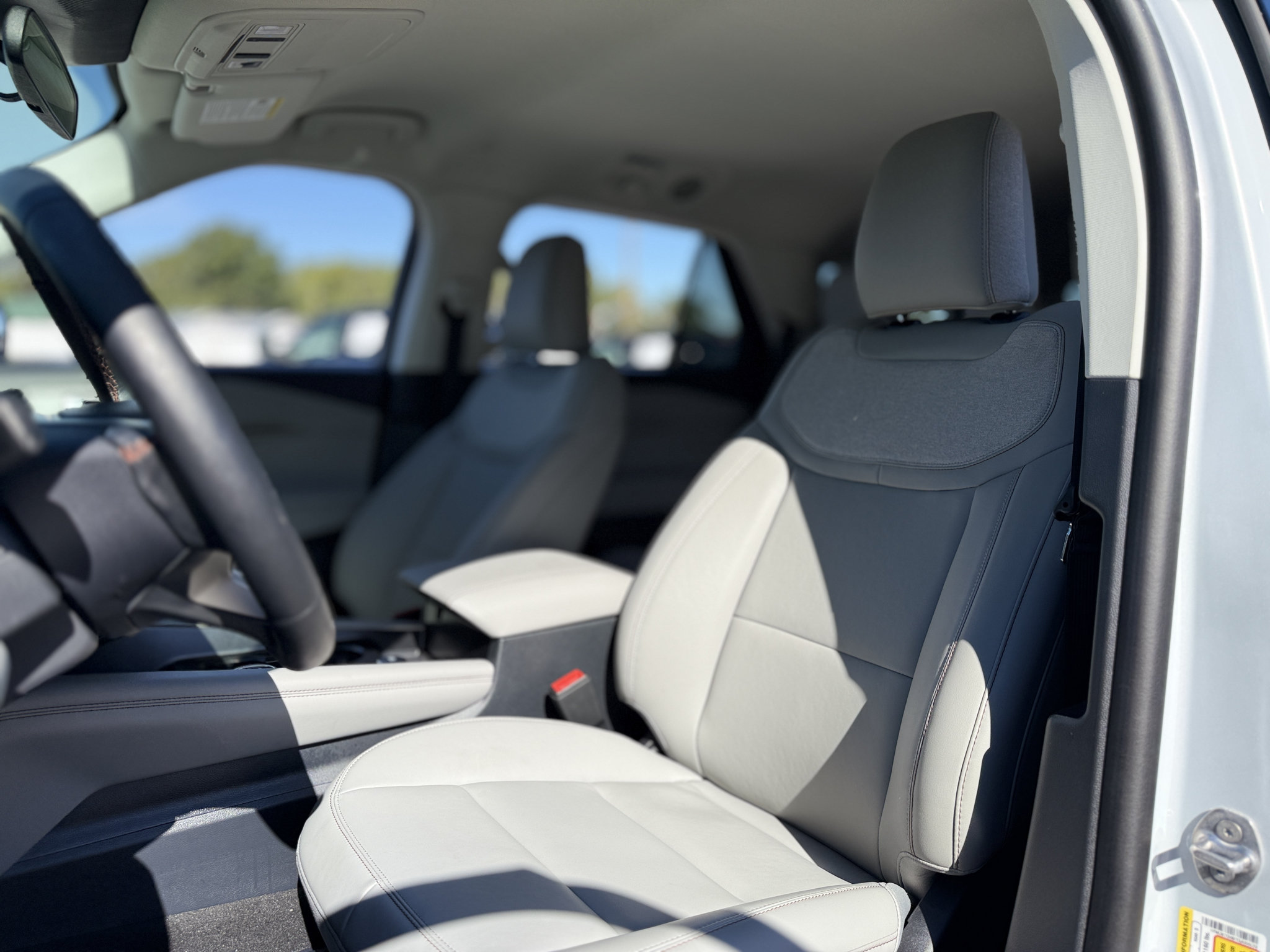 Used 2026 Ford Explorer Active w/ Active Comfort Package RWD image 22