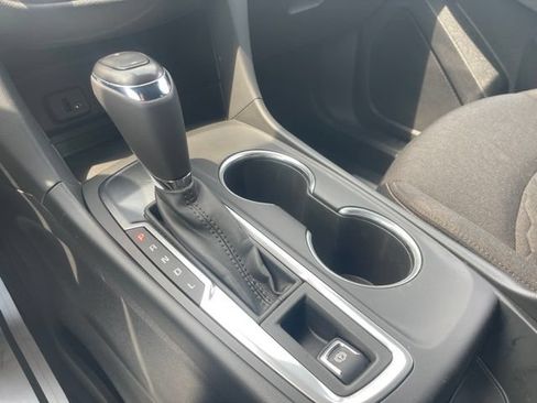Used 2018 Chevrolet Equinox LT FWD image 27