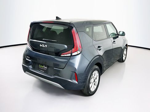 Used 2025 Kia Soul LX w/ LX Technology Package image 9