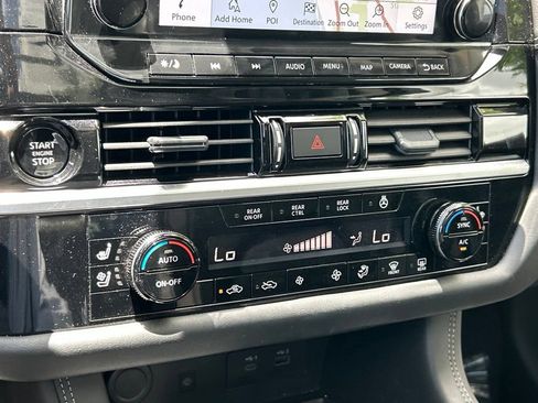 Used 2025 Nissan Pathfinder Platinum FWD image 35