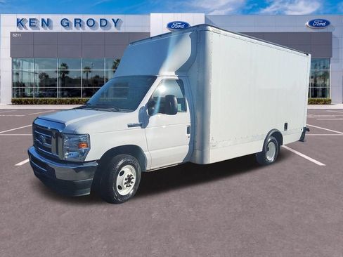 Used 2022 Ford E-350 and Econoline 350 Super Duty w/ Power Windows & Locks Group RWD image 3