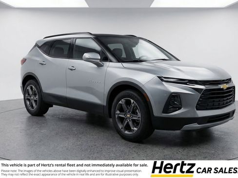 Used 2025 Chevrolet Blazer LT image 1