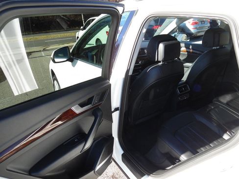 Used 2018 Audi Q5 2.0T Premium Plus w/ Premium Plus Package image 19