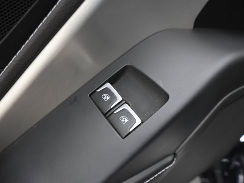 Used 2016 Chevrolet Corvette Stingray Coupe w/ Carbon Flash Badge Package RWD image 32