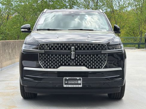 New 2026 Lincoln Navigator L Premier image 3