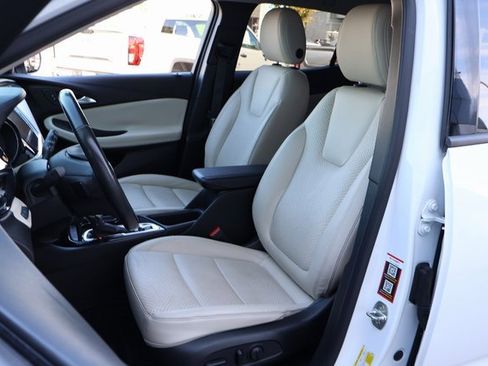 Used 2020 Buick Encore GX Essence w/ Advanced Technology Package image 11