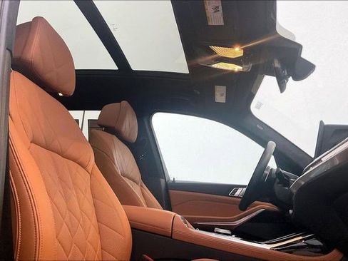 Used 2023 BMW X7 xDrive40i w/ M Sport Package image 27