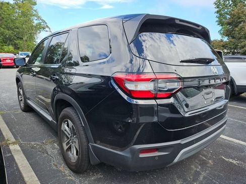 Used 2025 Honda Pilot EX-L image 10