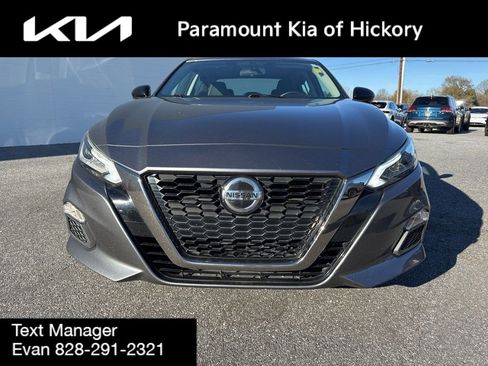 Used 2019 Nissan Altima 2.5 SR w/ SR Premium Package image 2