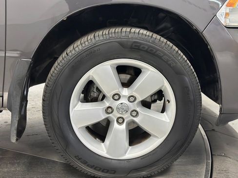 Used 2014 RAM 1500 Express AWD/4WD image 24