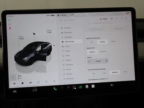 Used 2023 Tesla Model Y Long Range AWD/4WD image 43