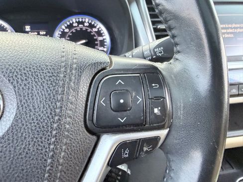 Used 2019 Toyota Highlander XLE image 15
