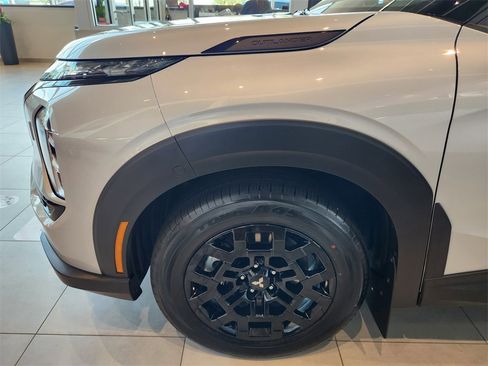 New 2025 Mitsubishi Outlander Trail Edition image 5