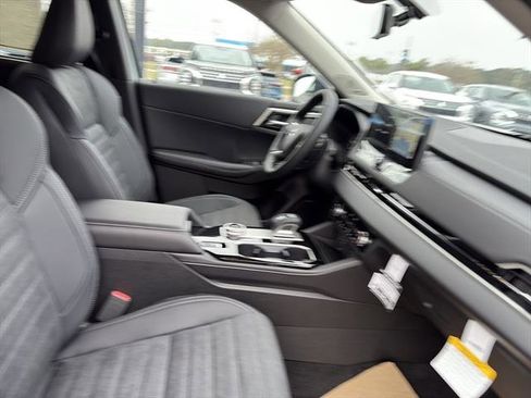 New 2026 Mitsubishi Outlander Trail Edition image 9